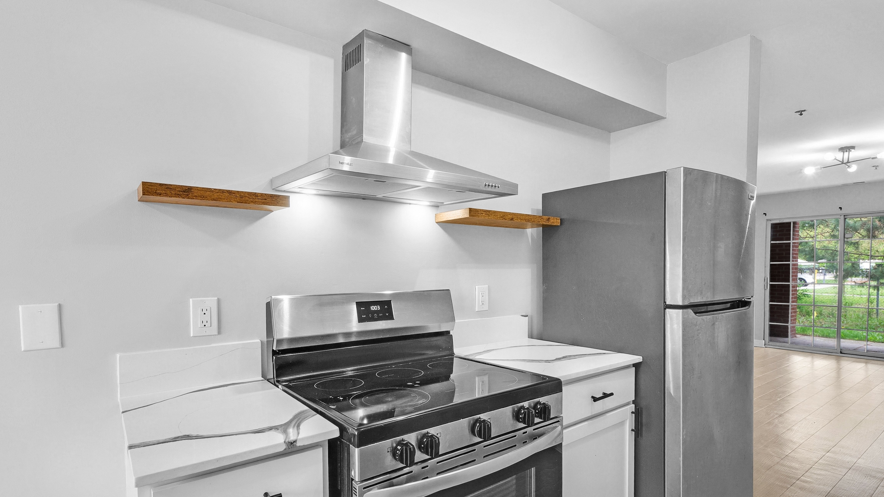 4434 Trumbull-9